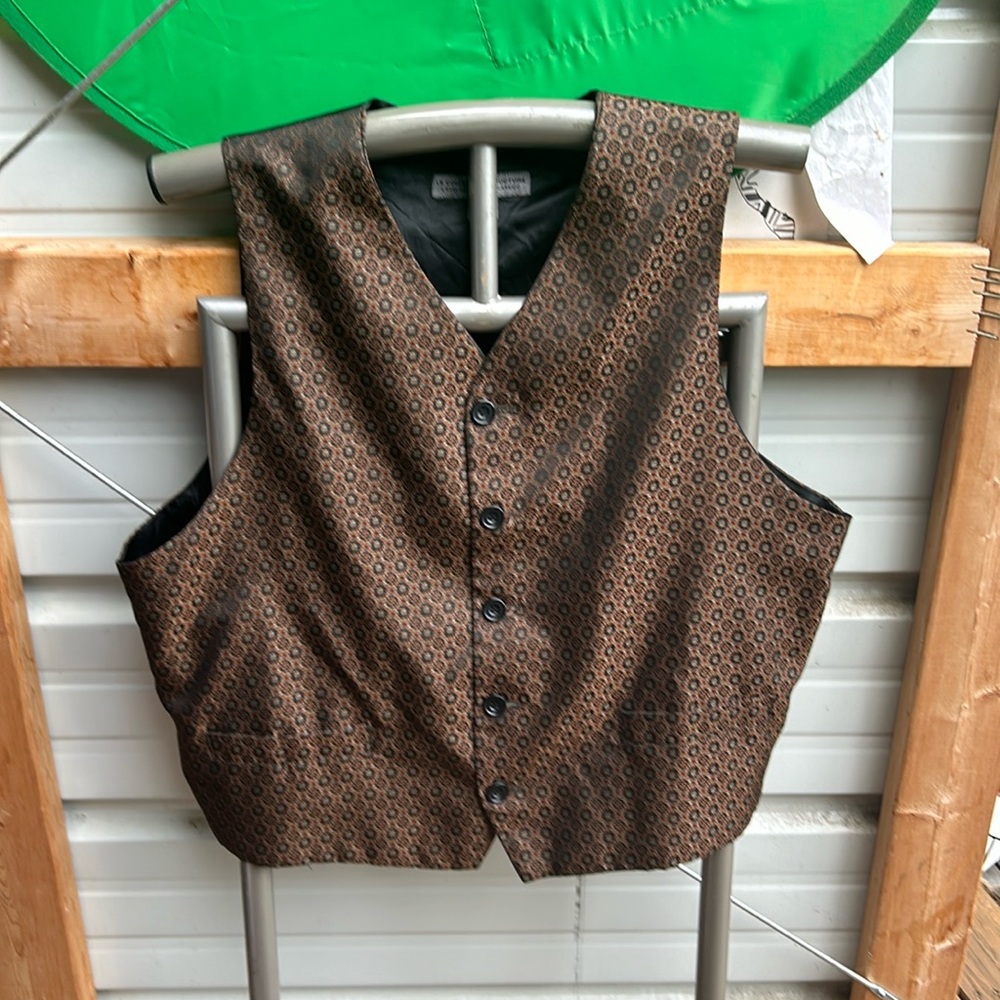 Men’s Le Collezioni Structure vest made in Italy,button closure (Cel)